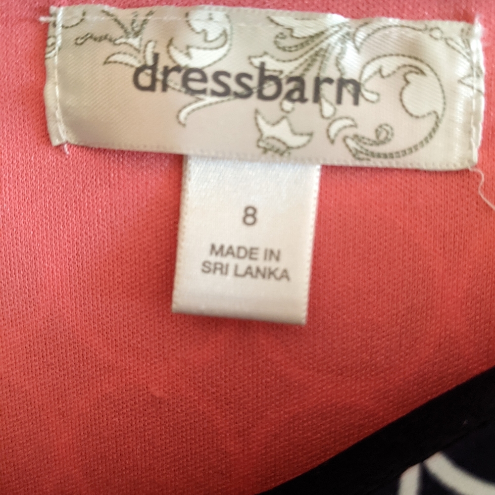 Super Flattering Pattern Dress - Picture 4 of 7